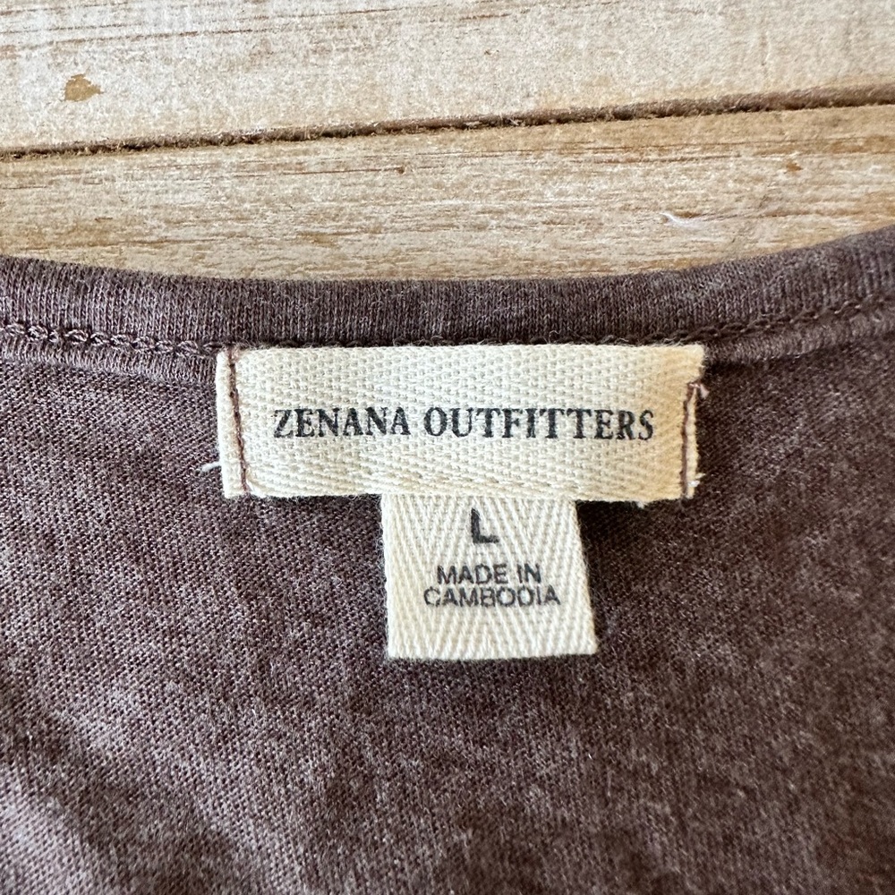 Zenana Outfitter Brown Ruffled Lace Tank Size Large - Picture 3 of 3